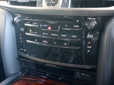 LEXUS LX - 10