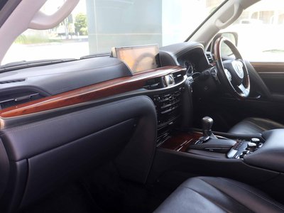 2015 Lexus LX — миниатюра 28