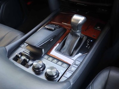 2015 Lexus LX — миниатюра 11