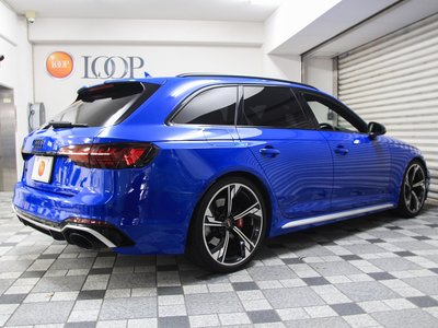 AUDI RS4 - 6