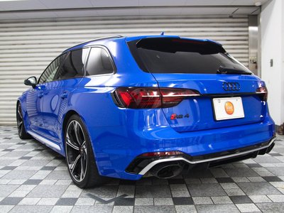 AUDI RS4 - 8