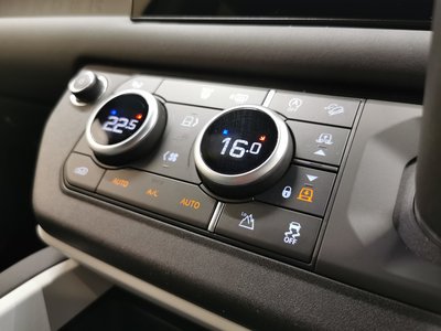صورة 3 لـ 2025 LAND Rover DEFENDER