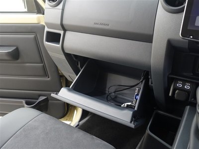 2025 Toyota LAND CRUISER 70 — миниатюра 19