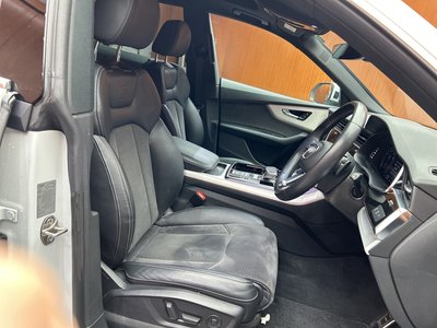 AUDI Q8 - 6