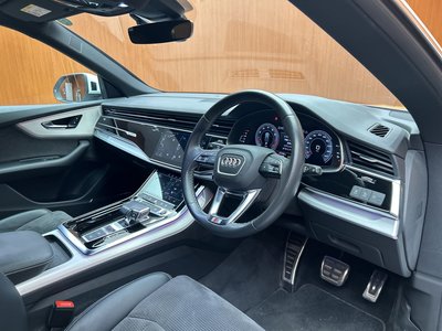 AUDI Q8 - 5