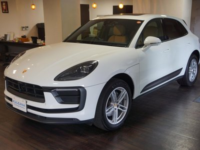PORSCHE MACAN - 2