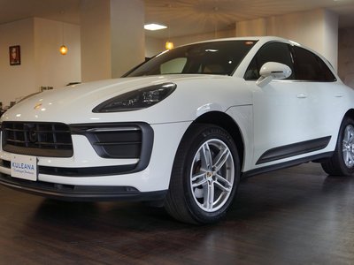 PORSCHE MACAN - 1