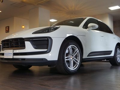 PORSCHE MACAN - 3