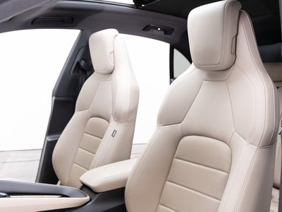 2025 Porsche MACAN thumbnail 45