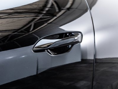 2025 Porsche MACAN thumbnail 23