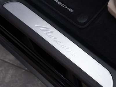 2025 Porsche MACAN thumbnail 64