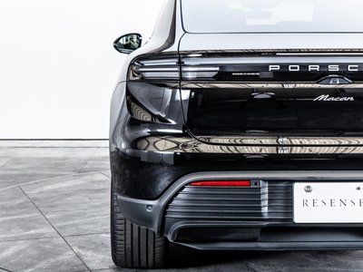 2025 Porsche MACAN thumbnail 34