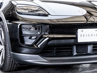 2025 Porsche MACAN thumbnail 12