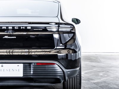 2025 Porsche MACAN thumbnail 33