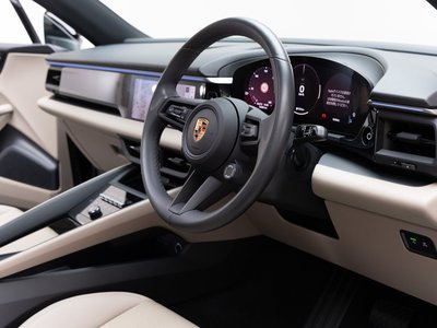 2025 Porsche MACAN thumbnail 41