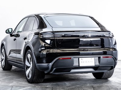 2025 Porsche MACAN thumbnail 29