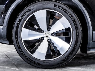 2025 Porsche MACAN thumbnail 27
