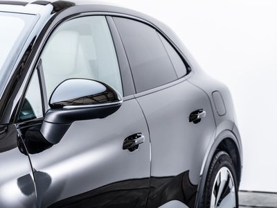 2025 Porsche MACAN thumbnail 15