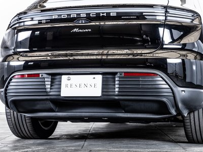 2025 Porsche MACAN thumbnail 32
