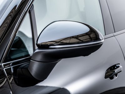 2025 Porsche MACAN thumbnail 17