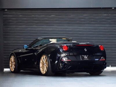 FERRARI CALIFORNIA - 9