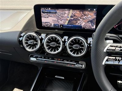 2025 Mercedes-BENZ GLA thumbnail 26