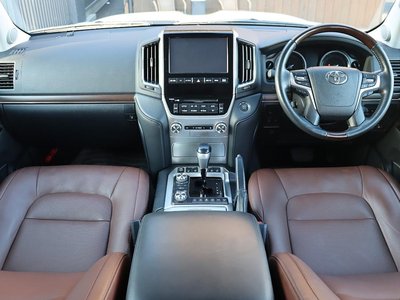 TOYOTA LAND CRUISER 200 - 2