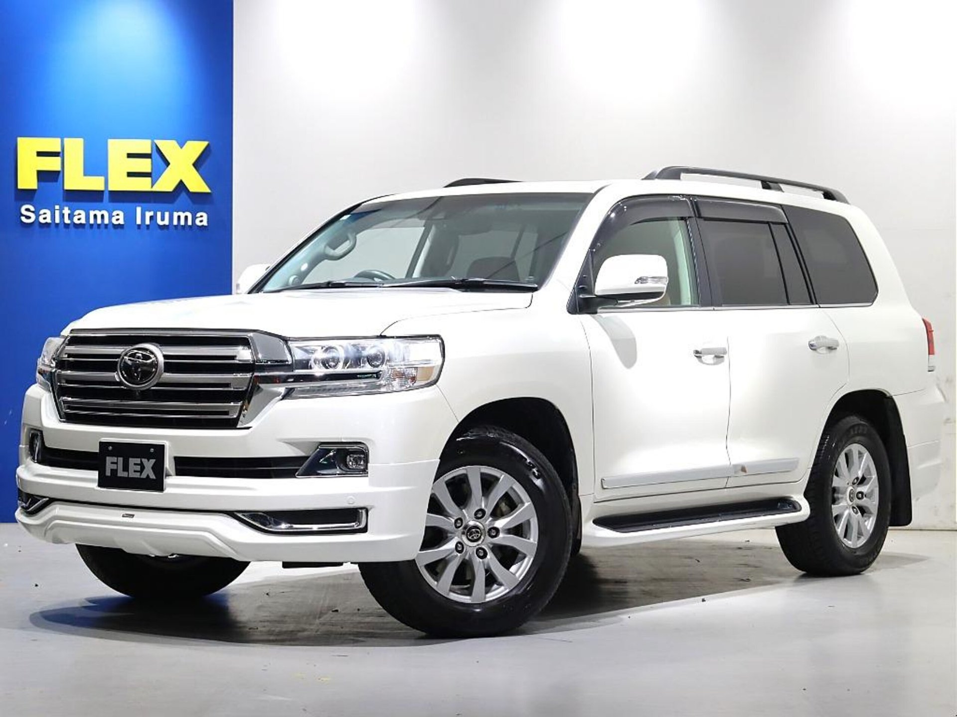 TOYOTA LAND CRUISER 200 - View 1