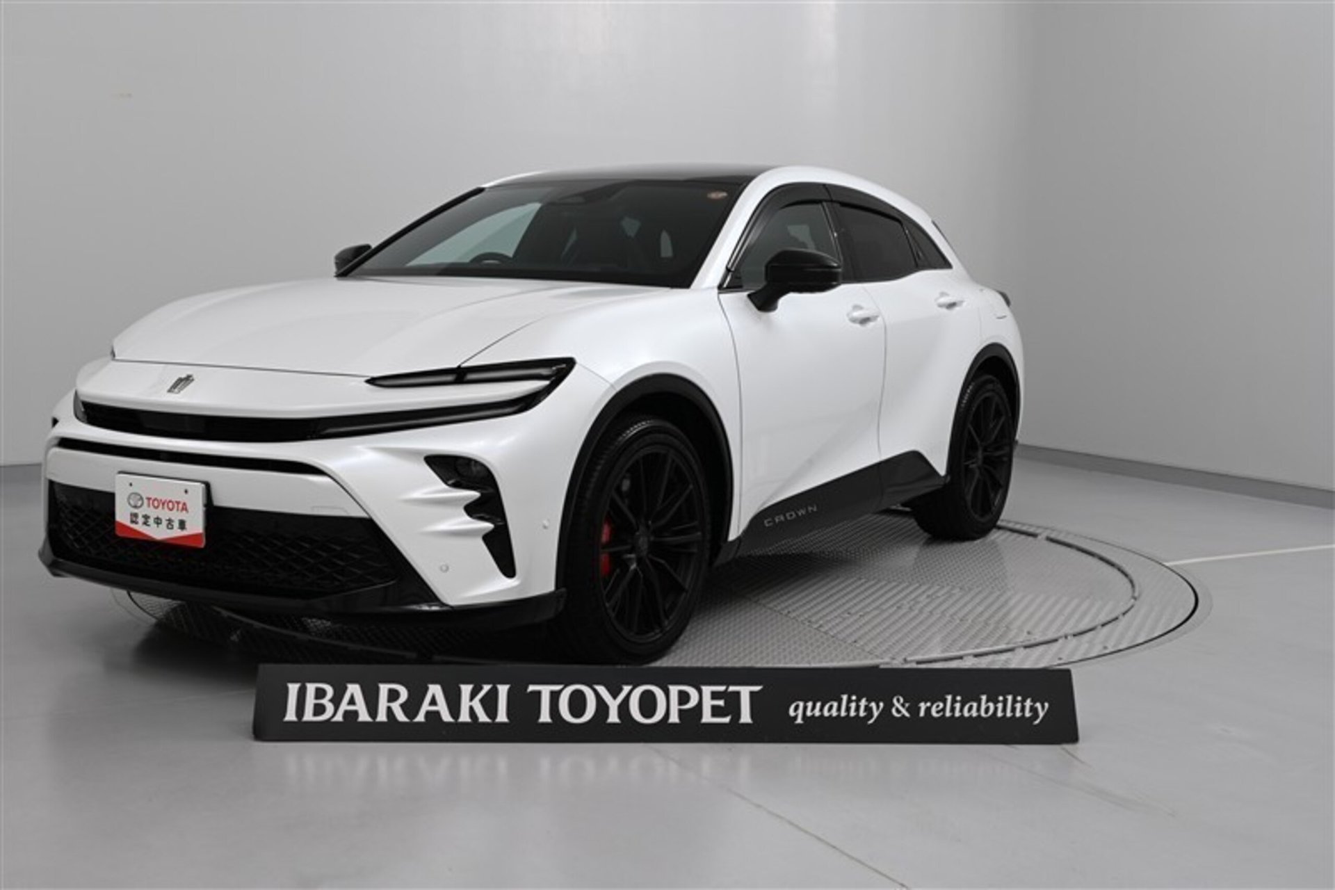 TOYOTA CROWN SPORT - View 1