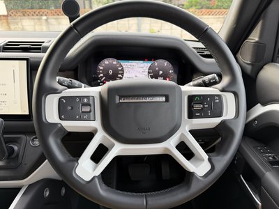 LAND ROVER DEFENDER - 8