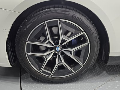 2025 BMW 5 SERIES — фото 6