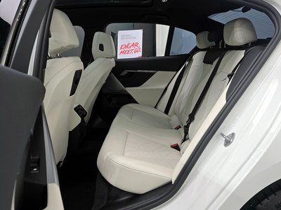 2025 BMW 5 SERIES 缩略图 18