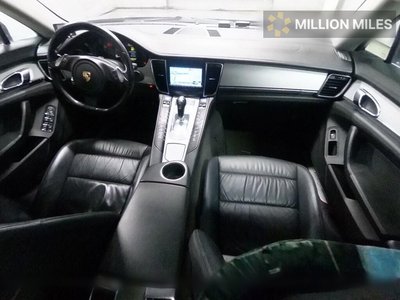 PORSCHE PANAMERA - 3