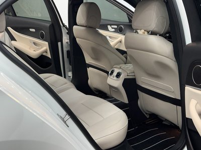 MERCEDES-BENZ E-CLASS - 8