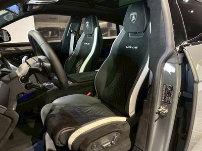 LAMBORGHINI URUS - 6