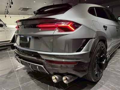 LAMBORGHINI URUS - 3