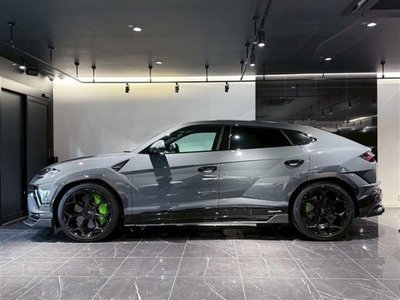 LAMBORGHINI URUS - 2