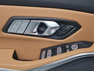2025 BMW 3 SERIES thumbnail 19