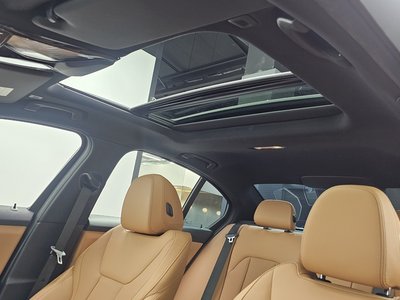 2025 BMW 3 SERIES thumbnail 17