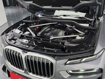 BMW X7 - 7