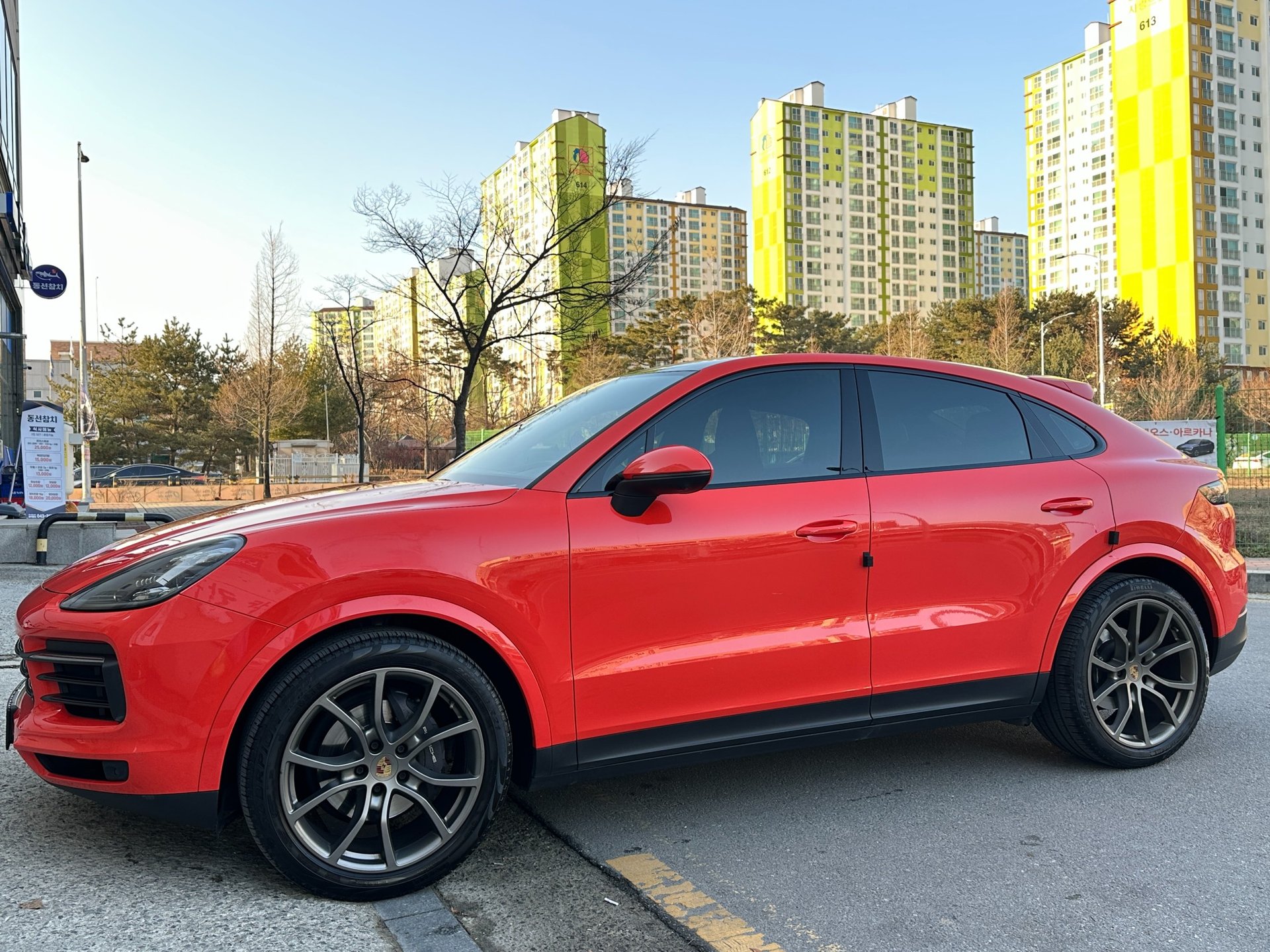 PORSCHE CAYENNE - View 1