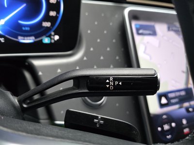 MERCEDES-BENZ EQE - 9