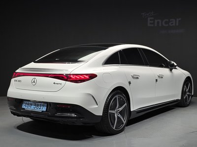 MERCEDES-BENZ EQE - 3