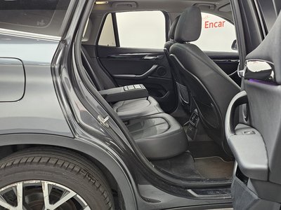 2022 BMW X1 thumbnail 11