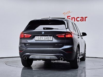 2022 BMW X1 photo 3