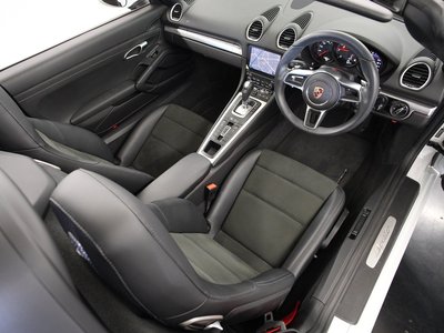 PORSCHE 718 - 8