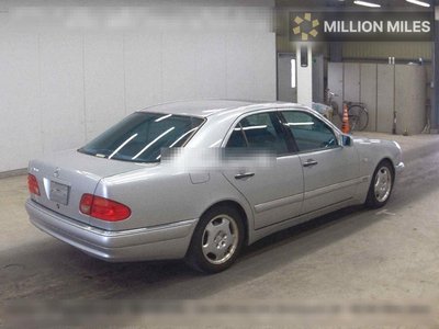 MERCEDES-BENZ E-CLASS - 5