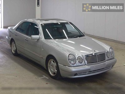 MERCEDES-BENZ E-CLASS - 1