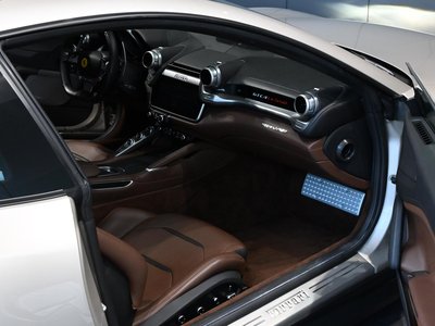 صورة 20 لـ 2017 Ferrari GTC4 LUSSO