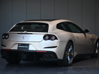 صورة 9 لـ 2017 Ferrari GTC4 LUSSO